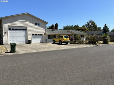 /international/us/1868-tamarack-st-florence-or-110093752308/