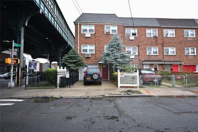 /international/us/103-80-103-street-ozone-park-ny-110096995790/