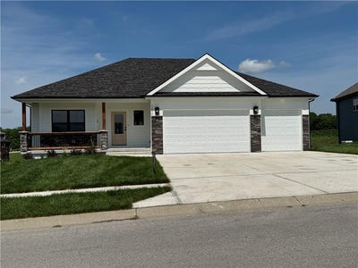 /international/us/12870-n-champanel-way-platte-city-mo-110093421376/