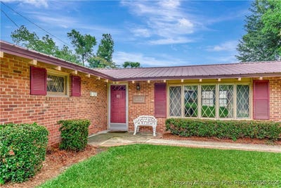/international/us/1004-iona-street-fairmont-nc-110101312819/?lang=en