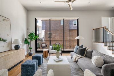 /international/us/381-e-greenbriar-lane-dallas-tx-110108588830/