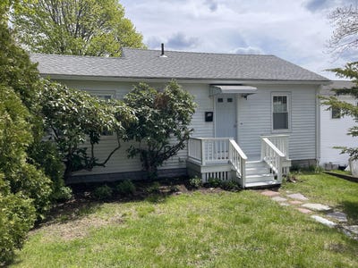 /international/us/12-grandview-avenue-south-portland-me-110107986878/