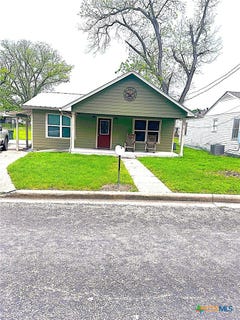 /international/us/310-n-la-grange-street-hallettsville-tx-110107572260/