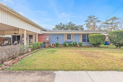 /international/us/131-bradford-drive-carencro-la-110104633945/