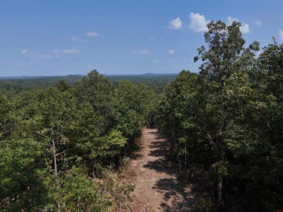 /international/us/222-oak-summit-drive-mountain-home-ar-110101402988/