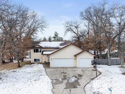 /international/us/14943-hemlock-drive-baxter-mn-110105929601/