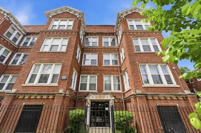 /international/us/7000-s-paxton-avenue-chicago-il-110108380158/