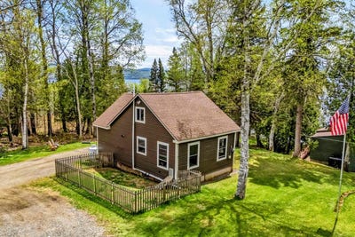 /international/us/112-lakeside-lodges-road-rangeley-me-110108253704/