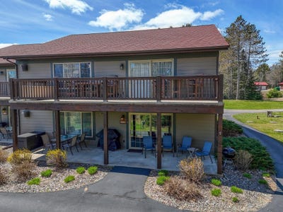 /international/us/2022-wild-eagle-ln-eagle-river-wi-110108062812/