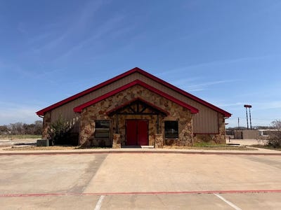 /international/us/13787-s-highway-281-santo-tx-110106502062/