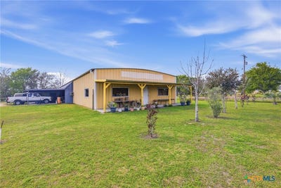 /international/us/3278-state-highway-172-ganado-tx-110107258080/