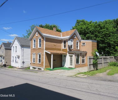 /international/us/12-glebe-street-johnstown-ny-110108427385/