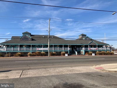 /international/us/1002-n-bay-avenue-beach-haven-nj-110091170833/