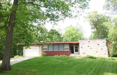 /international/us/900-w-winding-road-rensselaer-in-110109163779/