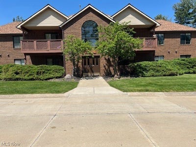 /international/us/8621-scenicview-drive-broadview-heights-oh-110108142745/