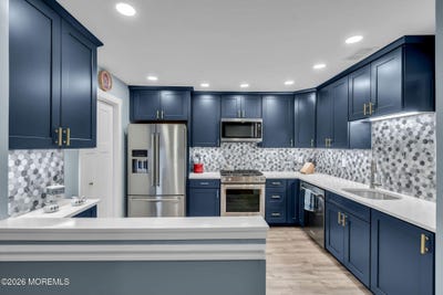 /international/us/364-mayfair-place-morganville-nj-110108753617/
