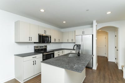 /international/us/1105-century-village-lane-ne-rochester-mn-110106724734/