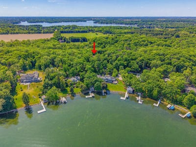/international/us/5876-county-road-c-nashotah-wi-110108823827/