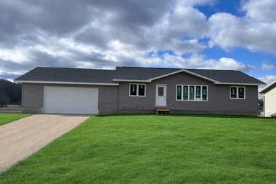 /international/us/62135-sugar-loaf-trail-prairie-du-chien-wi-110106587967/