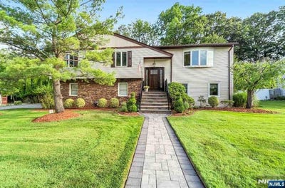 /international/us/6-gateway-court-waldwick-nj-110100814026/