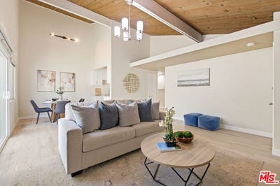 /international/us/1328-w-8th-st-upland-ca-110107396078/