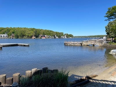 /international/us/431-lakeside-blvd-hopatcong-boro-nj-110108714418/