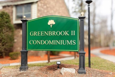 /international/us/127-greenbrook-dr-stoughton-ma-110107280277/