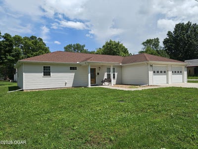 /international/us/909-golden-avenue-golden-city-mo-110108410896/