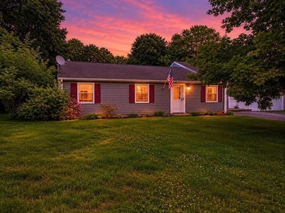 /international/us/26-ballard-street-oxford-ma-110108577556/