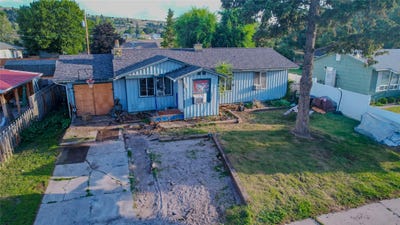 /international/us/404-12th-avenue-e-polson-mt-110101398017/