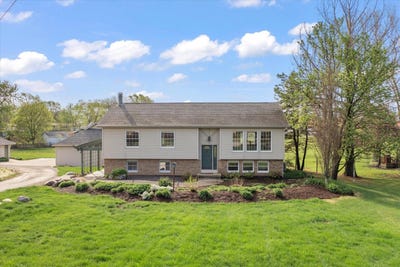 /international/us/1205-w-state-street-mahomet-il-110107476291/