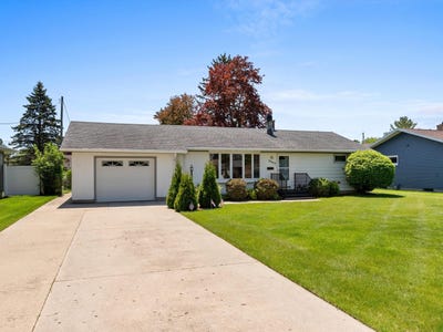 /international/us/2343-39th-st-two-rivers-wi-110108571986/