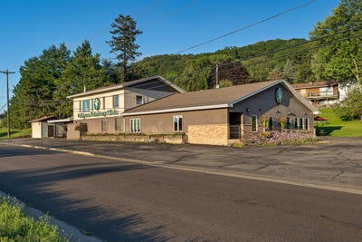 /international/us/2128-2130-state-road-16-la-crosse-wi-110101955263/