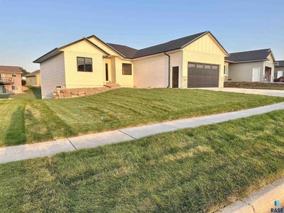 /international/us/128-skyline-dr-valley-springs-sd-110107736075/