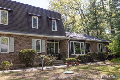 /international/us/65-main-street-essex-ct-110107200454/