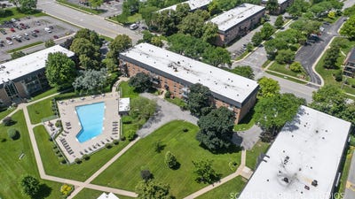 /international/us/1060-n-mill-street-naperville-il-110109216431/