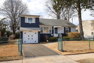 /international/us/11-elton-street-westbury-ny-110106535493/