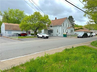 /international/us/628-robinson-street-woonsocket-ri-110108119035/