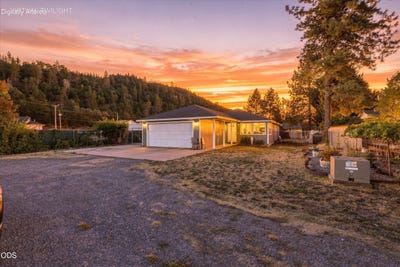 /international/us/125-penny-lane-shady-cove-or-110119885980/