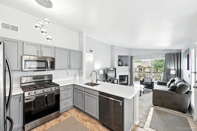 /international/us/8755-w-berry-avenue-littleton-co-110101401841/?lang=en