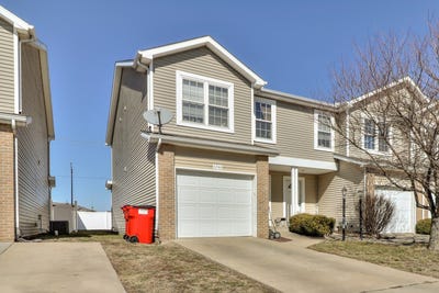 /international/us/3738-3744-summer-sage-court-champaign-il-110109135941/