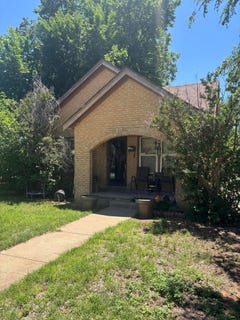 /international/us/1105-avenue-j-nw-childress-tx-110108445443/
