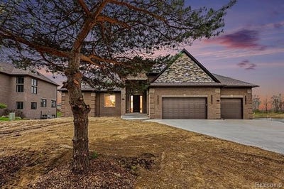 /international/us/68503-lake-angela-pointe-richmond-mi-110107762039/