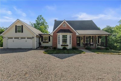 /international/us/1125-briarwood-drive-walnut-cove-nc-110108713686/