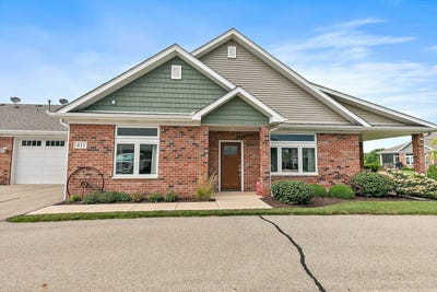 /international/us/411-stearn-drive-genoa-il-110101152638/