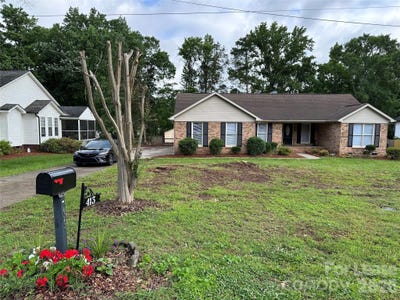 /international/us/413-parallel-drive-harrisburg-nc-110107953960/