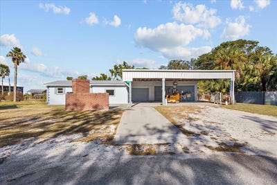 /international/us/12689-bayshore-ave-cedar-key-fl-110103602418/