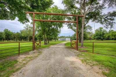 /international/us/2488-county-road-2336-como-tx-110099870480/