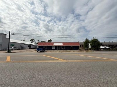 /international/us/611-n-velasco-angleton-tx-110104028581/