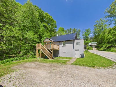 /international/us/3742-greenview-road-south-charleston-wv-110106670236/